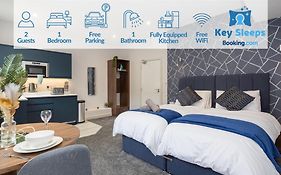 Morecambe Bay Studio Apartments With Free Parking By Beach Front